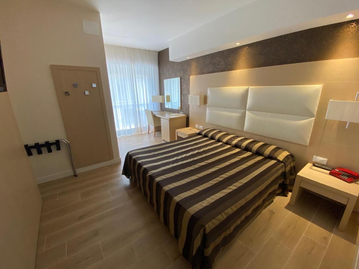 Hotel Conca Verde Lignano Sabbiadoro Bagian luar foto