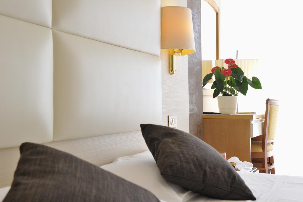 Hotel Conca Verde Lignano Sabbiadoro Ruang foto