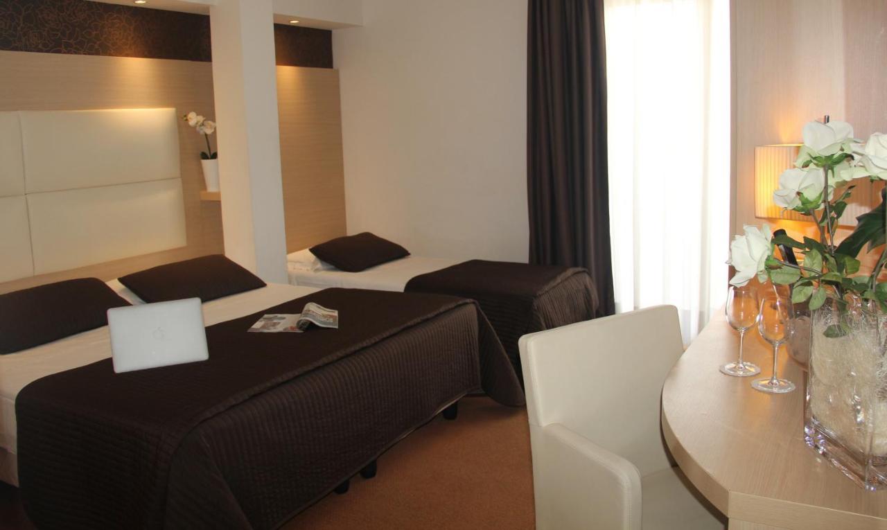 Hotel Conca Verde Lignano Sabbiadoro Bagian luar foto