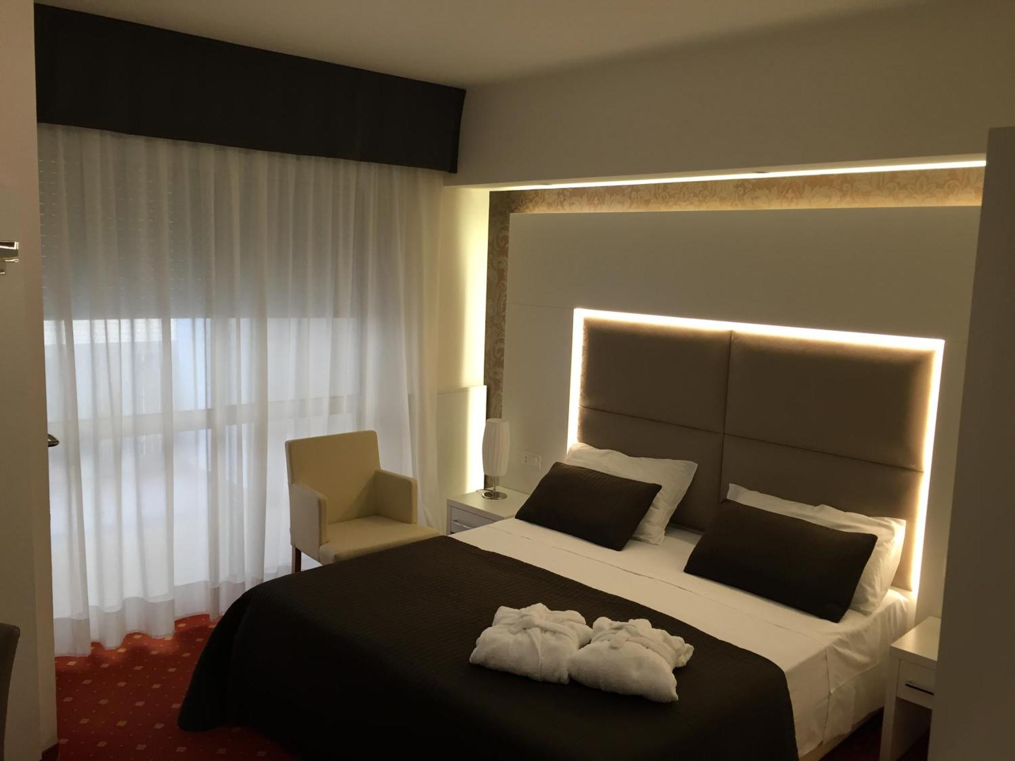 Hotel Conca Verde Lignano Sabbiadoro Bagian luar foto