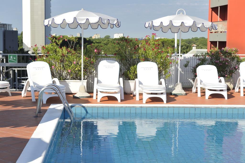 Hotel Conca Verde Lignano Sabbiadoro Bagian luar foto