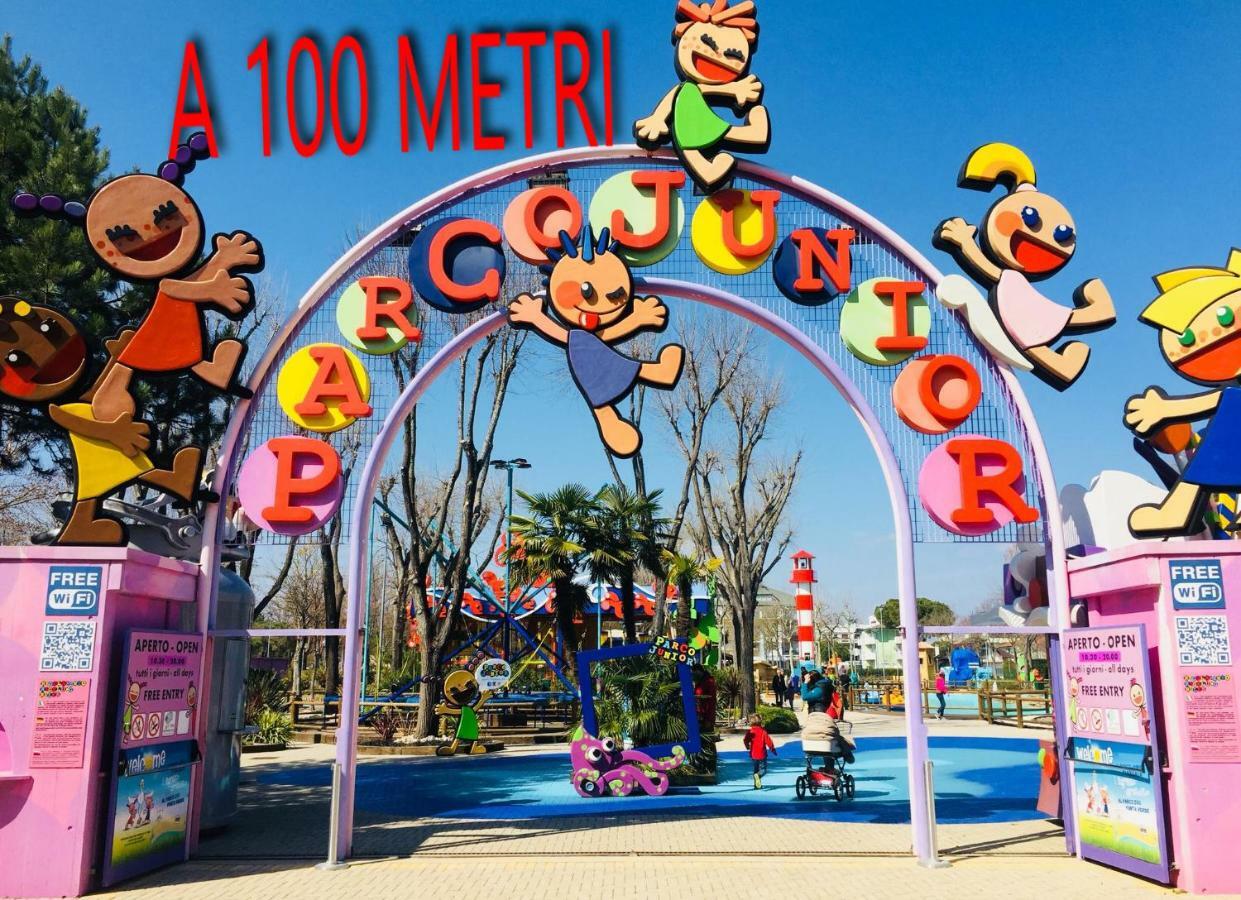 Hotel Conca Verde Lignano Sabbiadoro Bagian luar foto