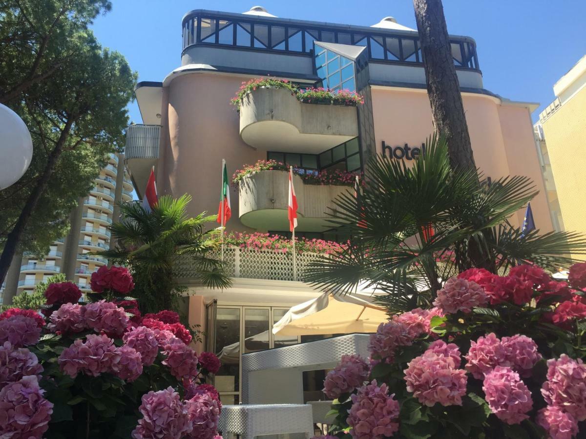 Hotel Conca Verde Lignano Sabbiadoro Bagian luar foto
